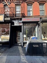 305-307 E 9th St, New York, NY à louer Photo intérieure– Image 1 sur 2