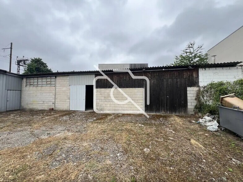Local d'activités dans Savigny-sur-Orge à vendre - Photo de l’immeuble – Image 3 sur 4