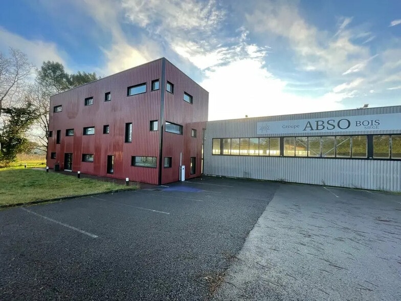 Local d'activités dans Cadaujac à vendre - Photo de l’immeuble – Image 1 sur 12