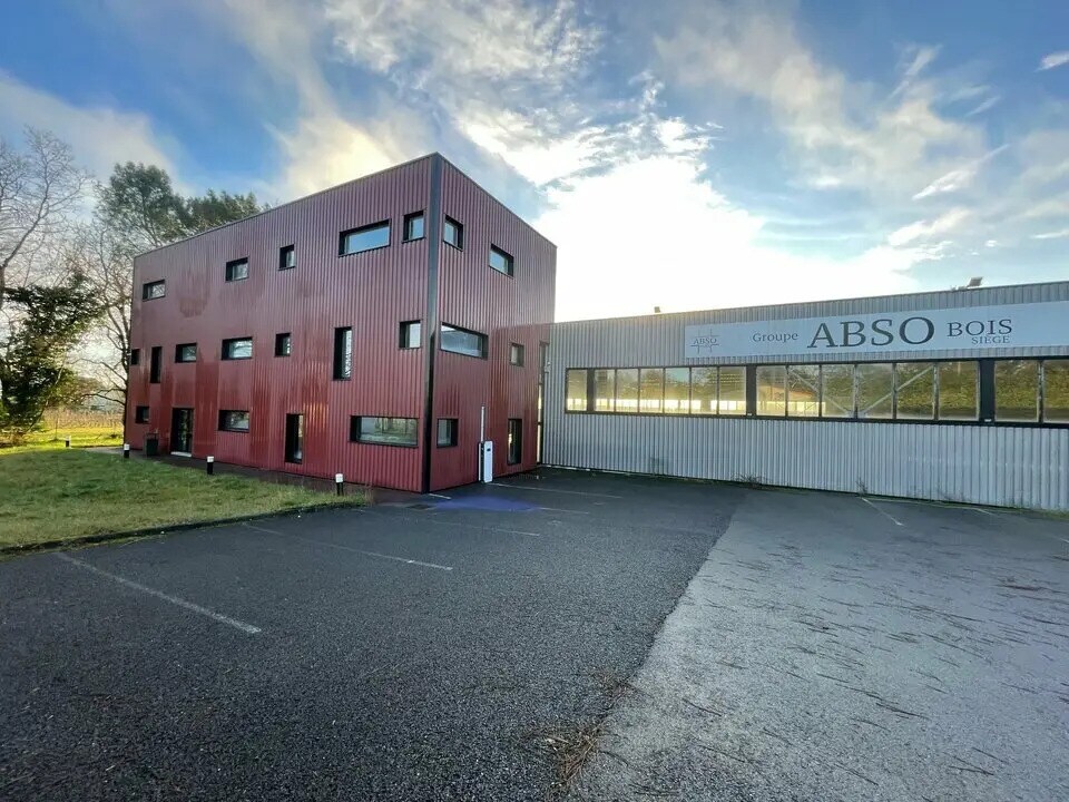 Local d'activités dans Cadaujac à vendre Photo de l’immeuble– Image 1 sur 13