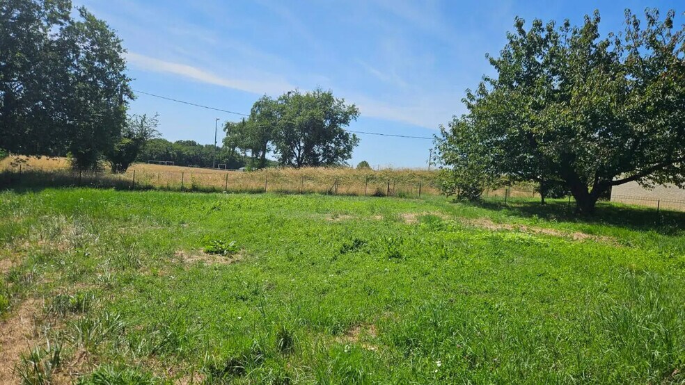 Terrain dans Saint-Cyr-sur-le-Rhône à vendre - Photo de l’immeuble – Image 3 sur 7