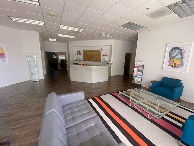 5908 Breckenridge Pky, Tampa, FL à vendre - Photo intérieure – Image 2 sur 13