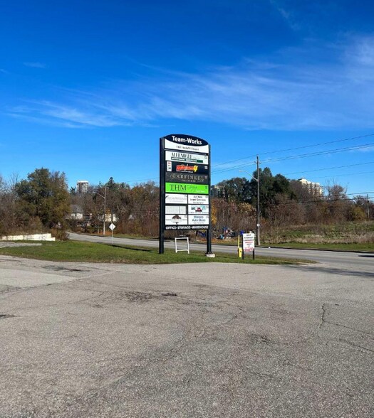 164 Innisfil St, Barrie, ON à louer - Photo de l’enseigne sur pylône – Image 2 sur 2