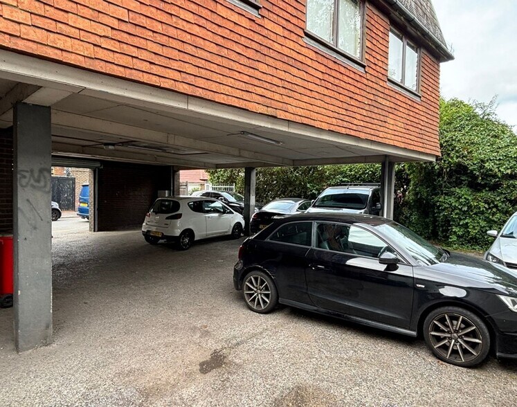 2 Glebe Rd, Warlingham à louer - Photo de l’immeuble – Image 1 sur 2