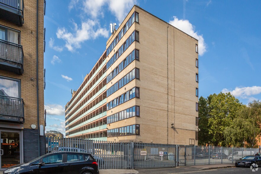 8 Andrews Rd, Londres à louer - Photo de l’immeuble – Image 3 sur 87