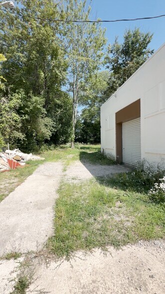 806 S Main St, Louisburg, NC à vendre - Vidéo sur l’annonce professionnelle – Image 2 sur 5