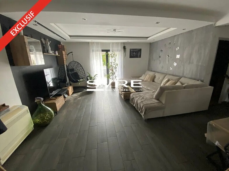 Bureau dans Les Pennes-Mirabeau à louer - Photo de l’immeuble – Image 2 sur 4