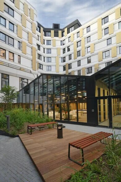 Bureau dans Nanterre à louer - Photo de l’immeuble – Image 3 sur 19