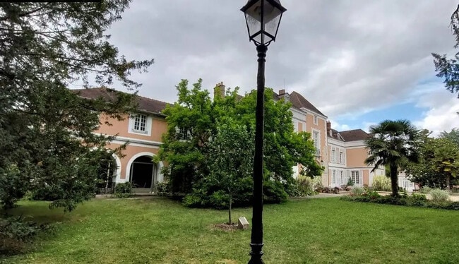 Plus de détails pour Local d’activités à vendre