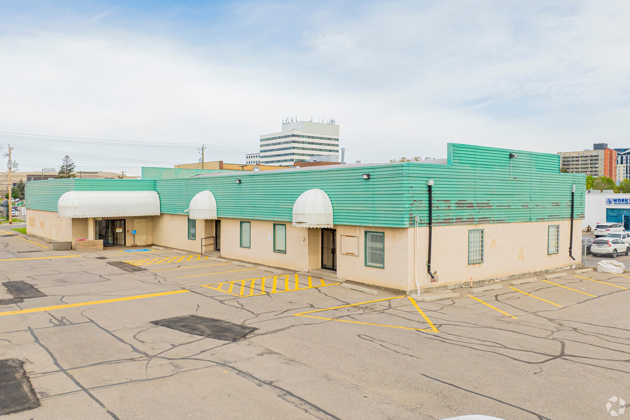 6110 1A St SW, Calgary, AB à louer Photo principale– Image 1 sur 4