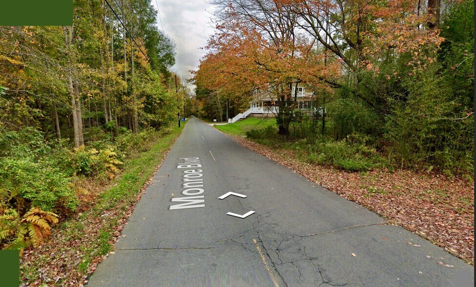 Monroe Boulevard, Monroe Township, NJ à vendre - Photo de l’immeuble – Image 2 sur 5
