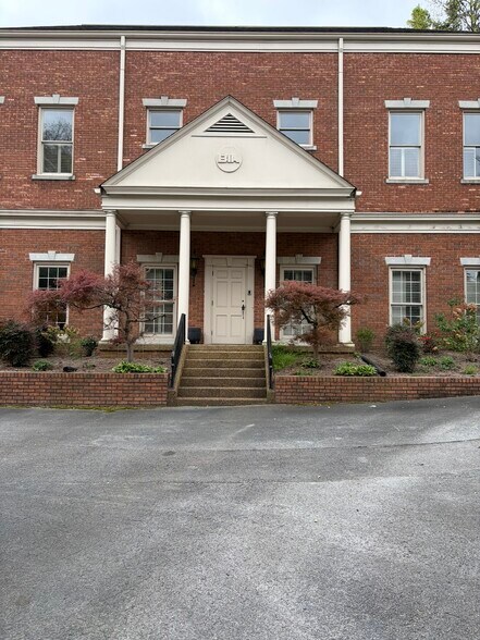 823 Chickamauga Ave, Rossville, GA à louer - Photo de l’immeuble – Image 3 sur 43