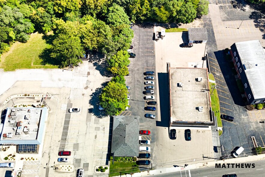 849 N Lake St, Aurora, IL à vendre - Photo de l’immeuble – Image 2 sur 3