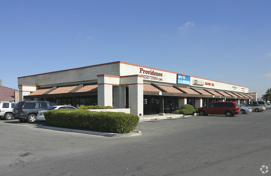 5920 W Flamingo Rd, Las Vegas, NV à louer - Photo de l’immeuble – Image 2 sur 9