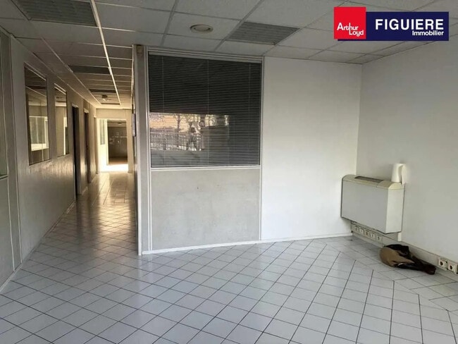 Plus de détails pour 3 Rue Des Allumettes, Aix-en-Provence - Bureau à vendre
