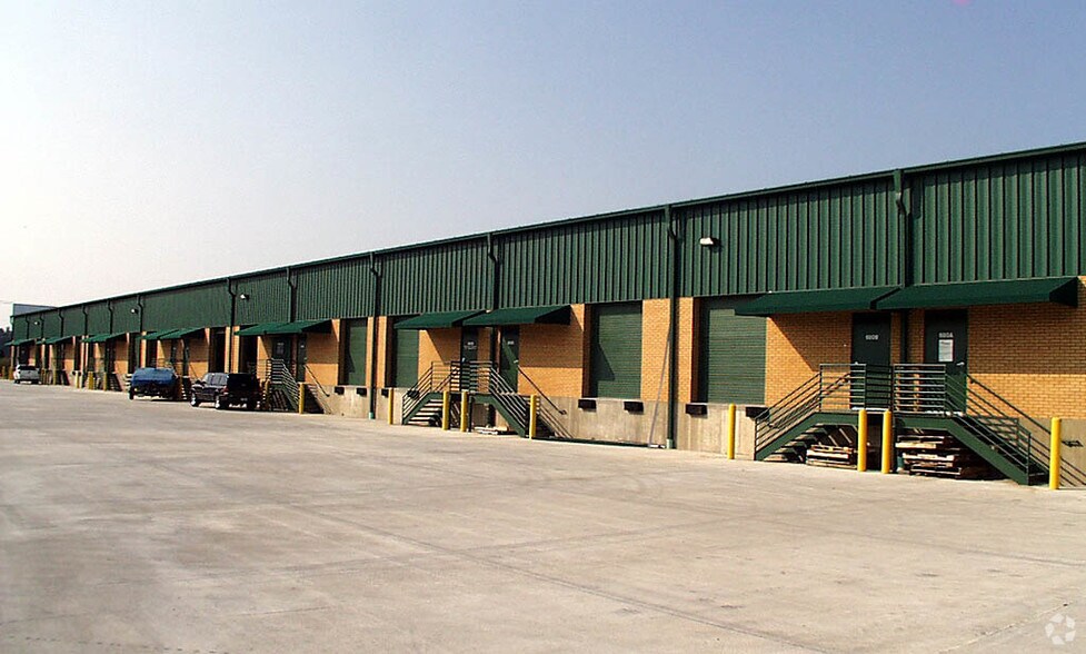 680 Crown Industrial Ct, Chesterfield, MO à louer - Autre – Image 2 sur 15