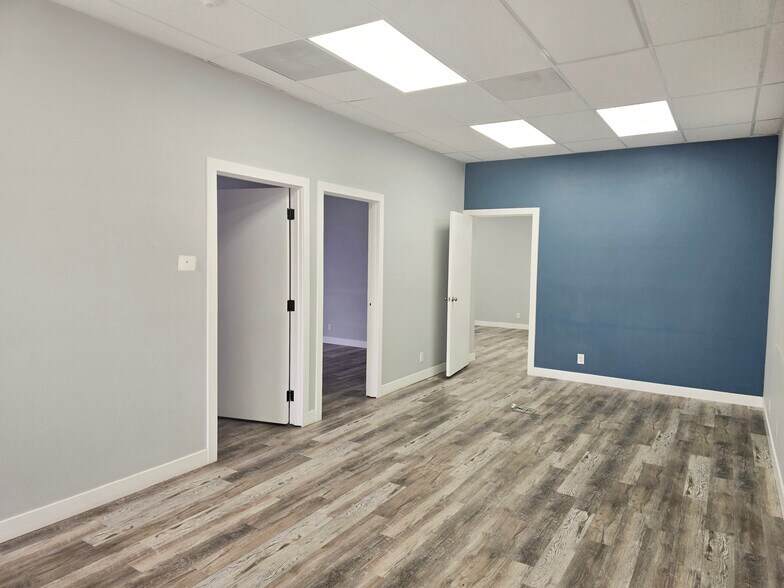 17330 Newhope St, Fountain Valley, CA à louer - Photo de l’immeuble – Image 3 sur 8