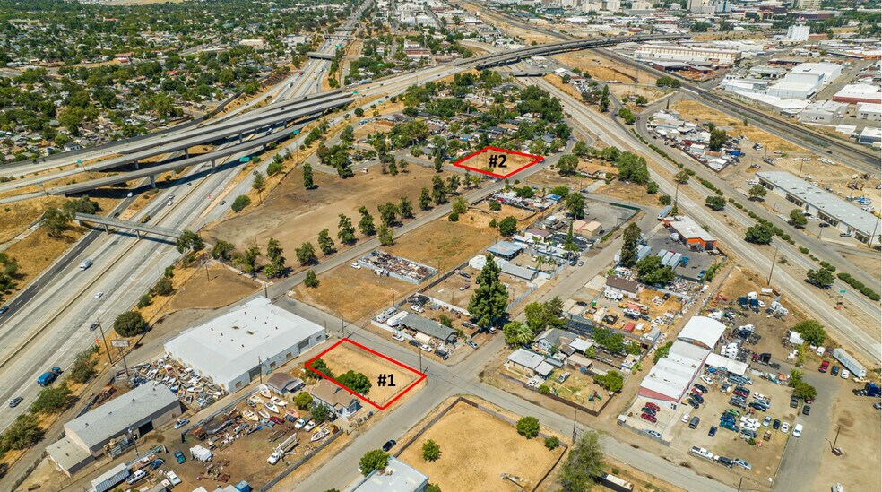 2356 S Anna St, Fresno, CA à vendre - Photo de l’immeuble – Image 1 sur 7