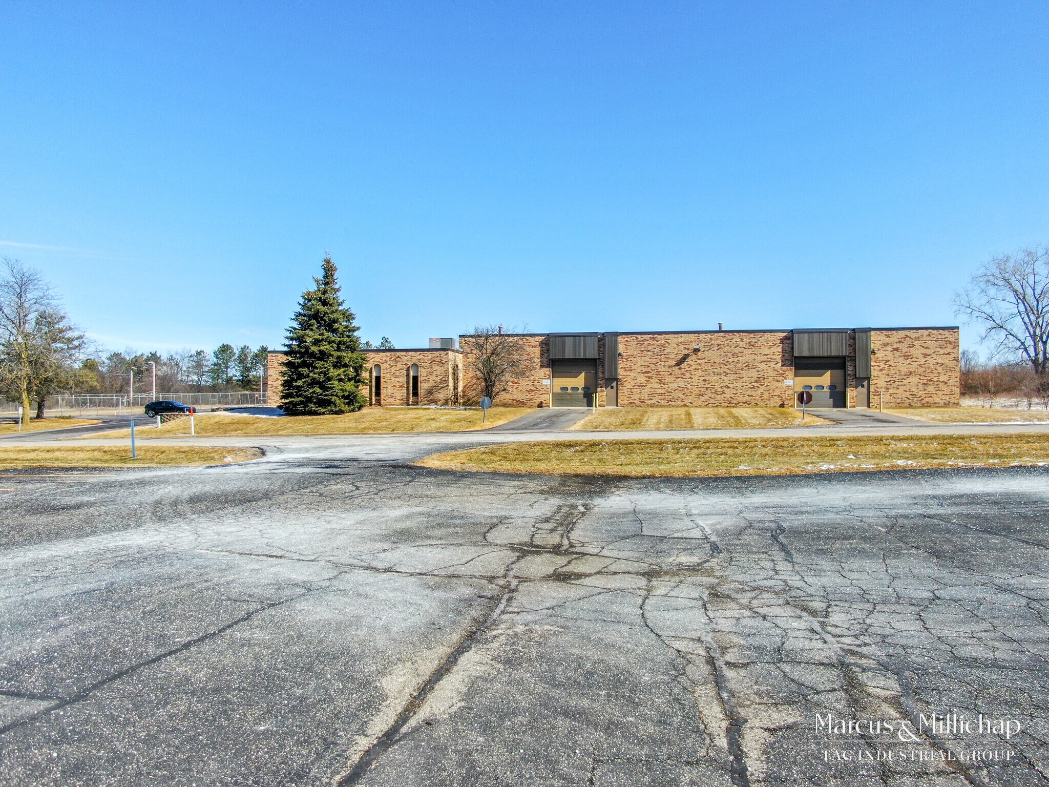 1041 Hurst Rd, Jackson, MI à vendre Photo de l’immeuble– Image 1 sur 8