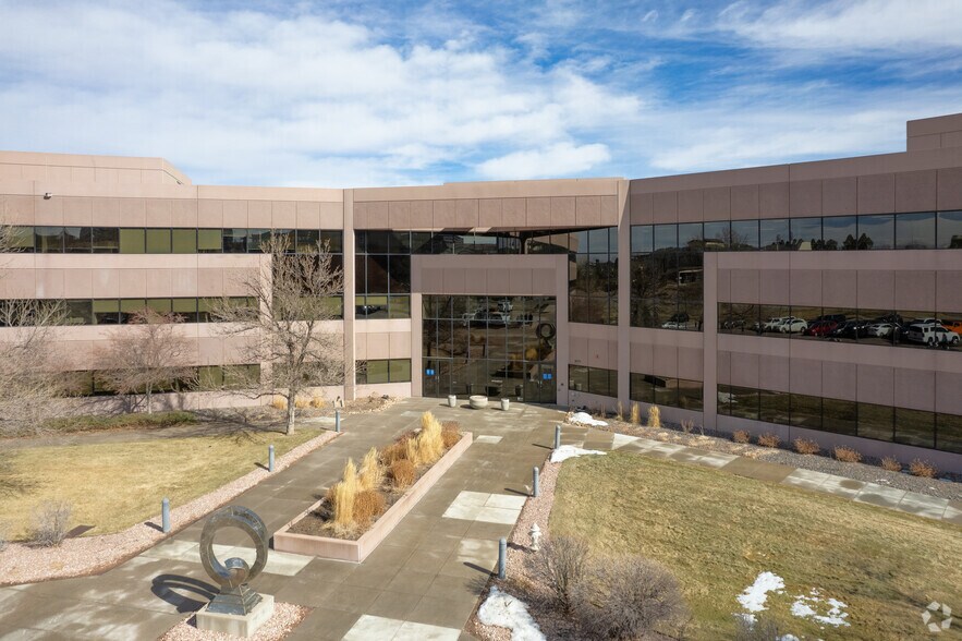 9777 Pyramid Ct, Englewood, CO à louer - Photo principale – Image 1 sur 20