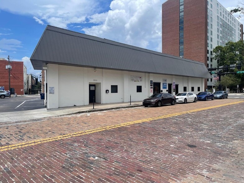 1100 N Florida Ave, Tampa, FL à louer - Photo principale – Image 1 sur 23