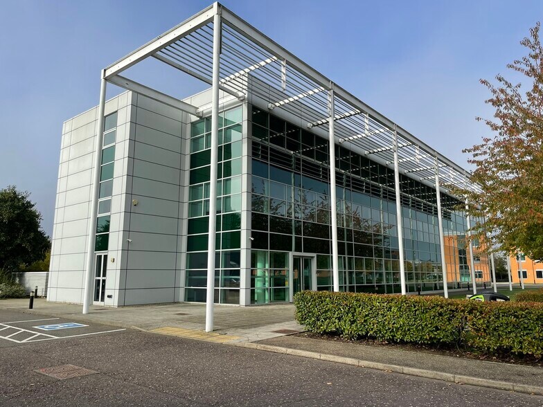 Cowley Rd, Cambridge à louer - Photo de l’immeuble – Image 1 sur 4