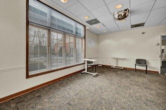 48 Route 6, Yorktown Heights, NY à louer Photo intérieure– Image 2 sur 18