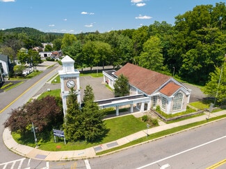 Plus de détails pour 662 E Main St, Mount Kisco, NY - Local commercial à louer