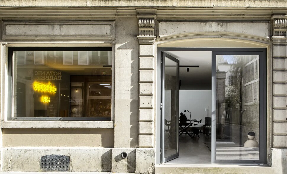 Local commercial dans Paris à louer - Photo de l’immeuble – Image 2 sur 2