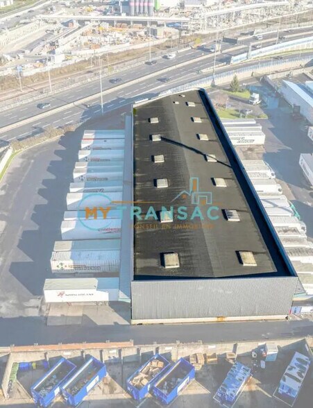 Local d’activités dans La Courneuve à louer - Photo de l’immeuble – Image 3 sur 5