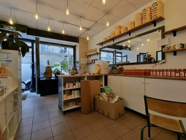 Plus de détails pour Local commercial à vendre