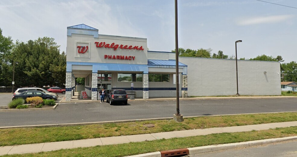 2 N Virginia Ave, Penns Grove, NJ à louer - Photo de l’immeuble – Image 2 sur 2