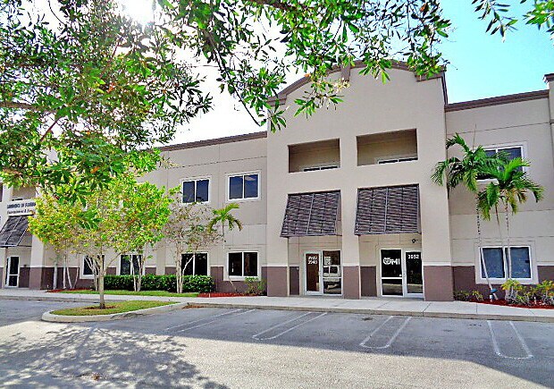 3924-3960 Coral Ridge Dr, Coral Springs, FL à vendre - Photo principale – Image 1 sur 16