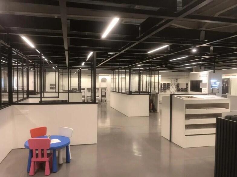 Local d’activités dans Gradignan à louer - Photo intérieure – Image 2 sur 6