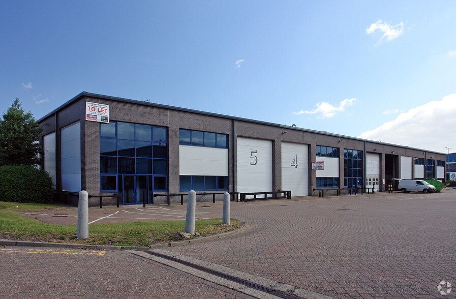 Weston Ave, Grays à louer - Photo de l’immeuble – Image 3 sur 4