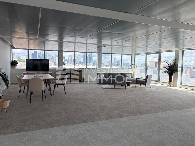 Bureau dans Suresnes à louer - Photo de l’immeuble – Image 2 sur 12