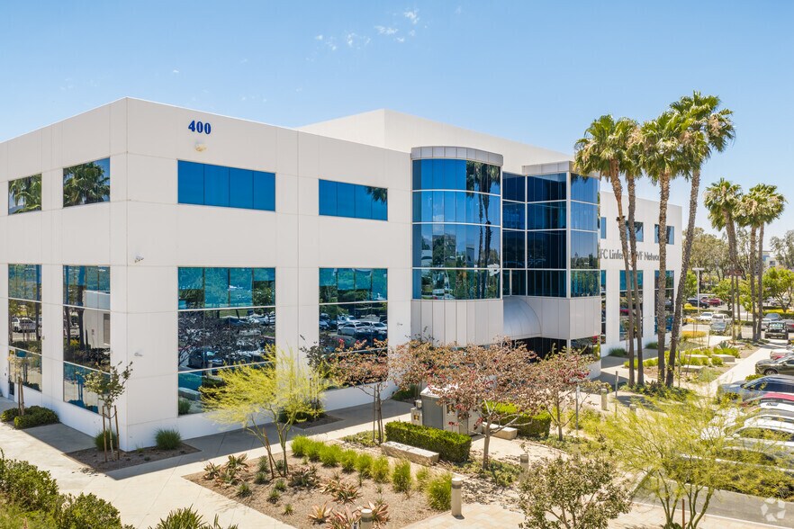 400 E Rincon St, Corona, CA à vendre - Photo de l’immeuble – Image 3 sur 11