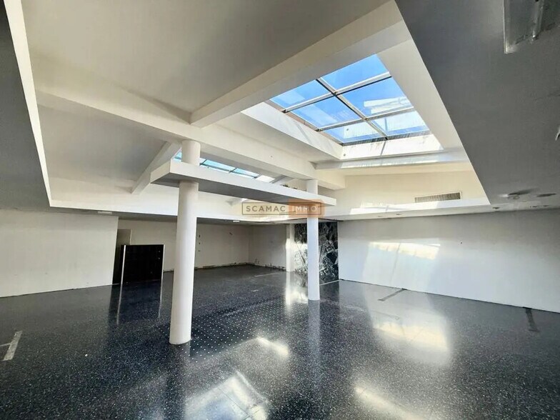 Local commercial dans Saint-Tropez à vendre - Photo intérieure – Image 1 sur 6