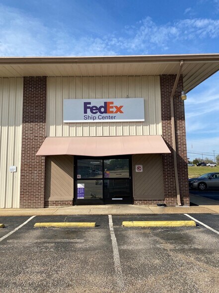 1155 S Gloster St, Tupelo, MS à vendre - Photo de l’immeuble – Image 2 sur 10