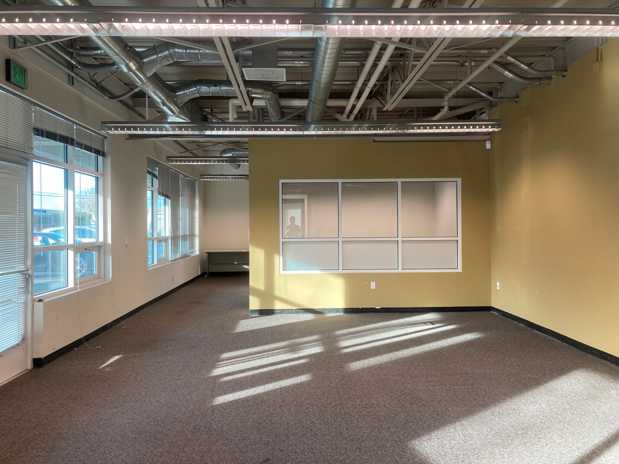 28 Liberty Ship Way, Sausalito, CA à louer Photo intérieure– Image 1 sur 4