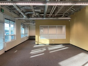 28 Liberty Ship Way, Sausalito, CA à louer Photo intérieure– Image 1 sur 4