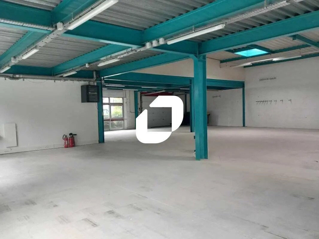 Local d’activités dans Tremblay-en-France à louer Photo de l’immeuble– Image 1 sur 8