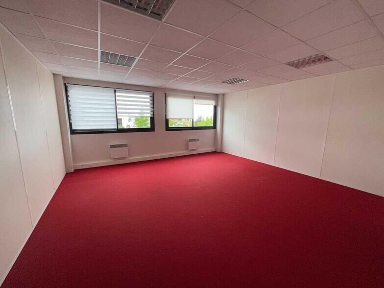 Bureau dans Seclin à louer - Photo de l’immeuble – Image 2 sur 5