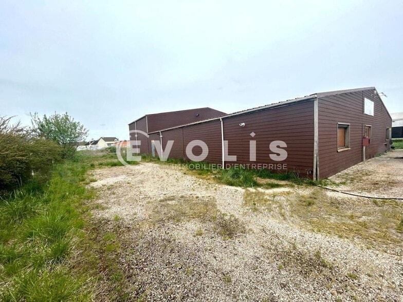 Local d'activités dans Varennes-sur-Seine à vendre - Photo de l’immeuble – Image 1 sur 4