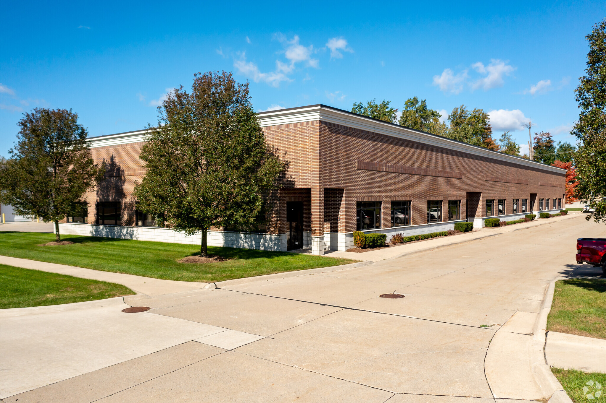 16145-16185 Leone Dr, Macomb Township, MI à louer Photo principale– Image 1 sur 8