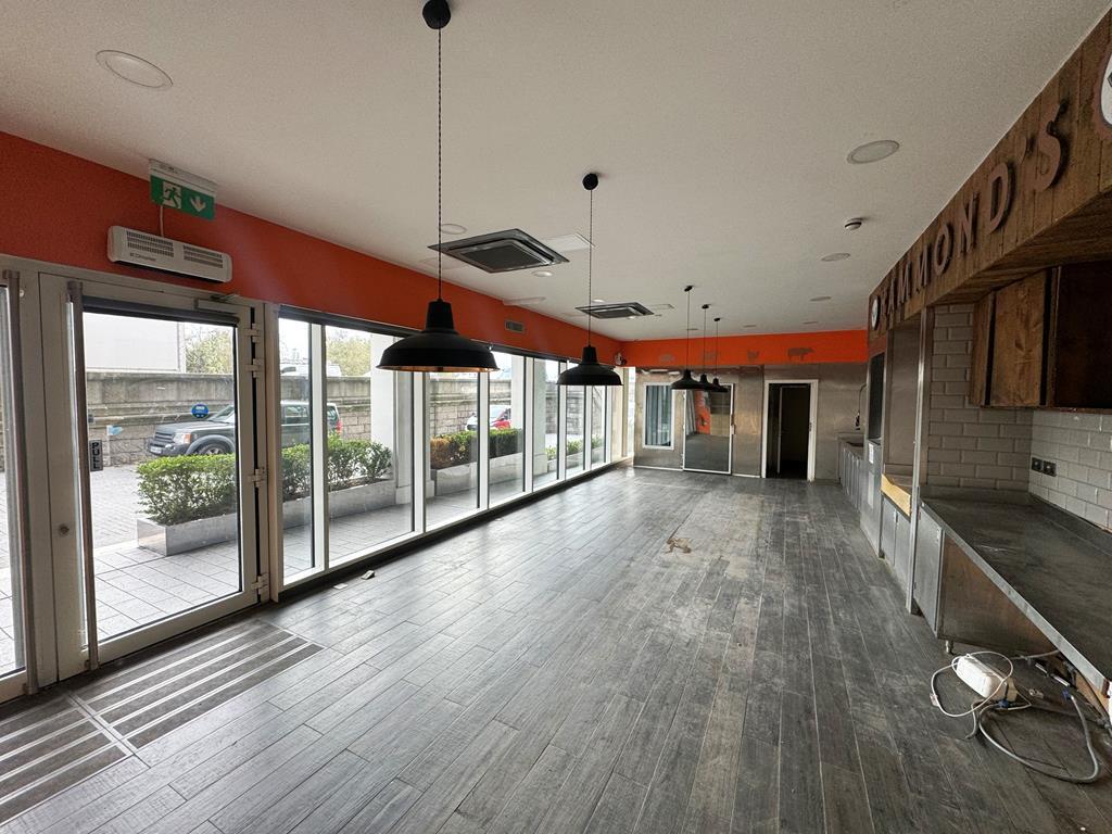 Kew Bridge Rd, Brentford, LND TW8 0FH - Lot 11 -  - Photo intérieure - Image 1 of 6