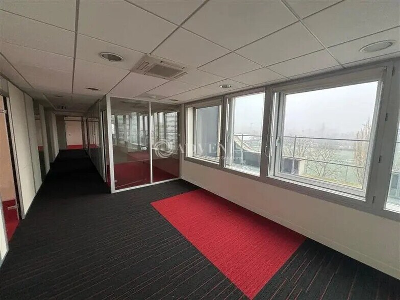 Bureau dans Joinville-le-Pont à louer - Photo de l’immeuble – Image 3 sur 6