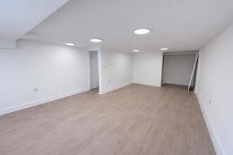 629 High Rd, Londres à louer Photo intérieure– Image 1 sur 9