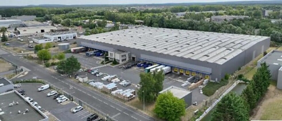 Industriel/Logistique dans Le Meux à louer - Photo de l’immeuble – Image 2 sur 9
