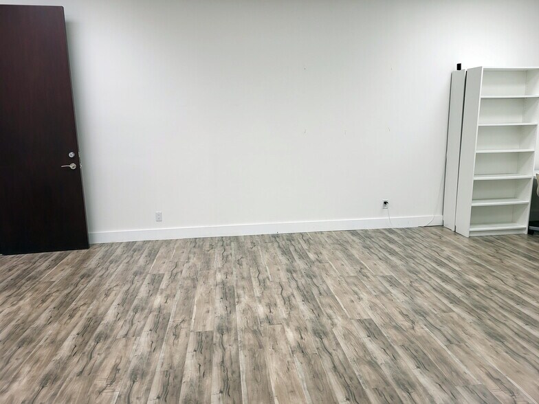 470-536 Champagne Dr, Toronto, ON à louer - Photo de l’immeuble – Image 2 sur 28